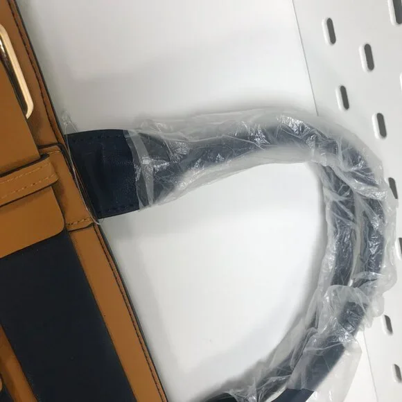 Redfox Purse - Picture 9 of 16